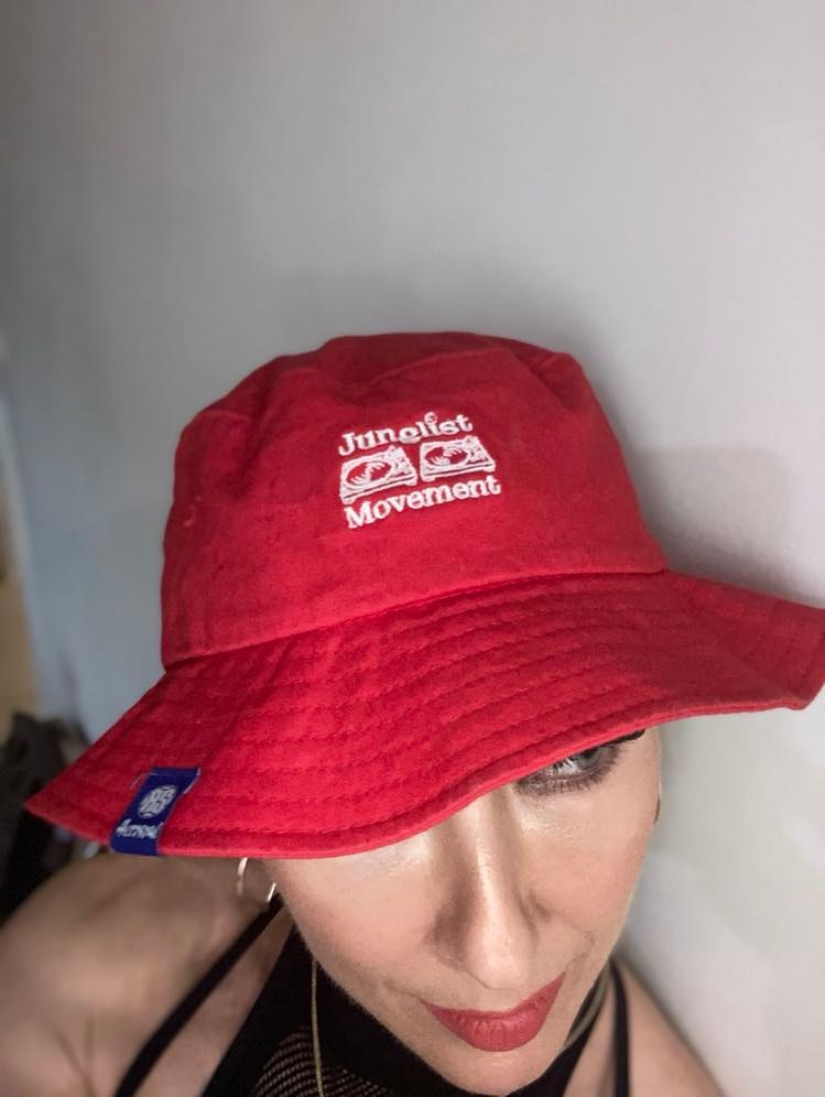 Junglist Movement Embriodered 100 % Cotton Flexi-Fit Twill Bucket Hat (red)